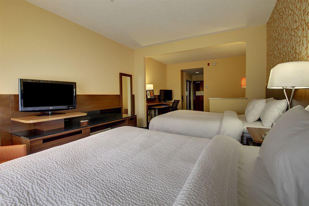 Fairfield Inn And Suites Charleston North/University Area Север Чарлстон Экстерьер фото