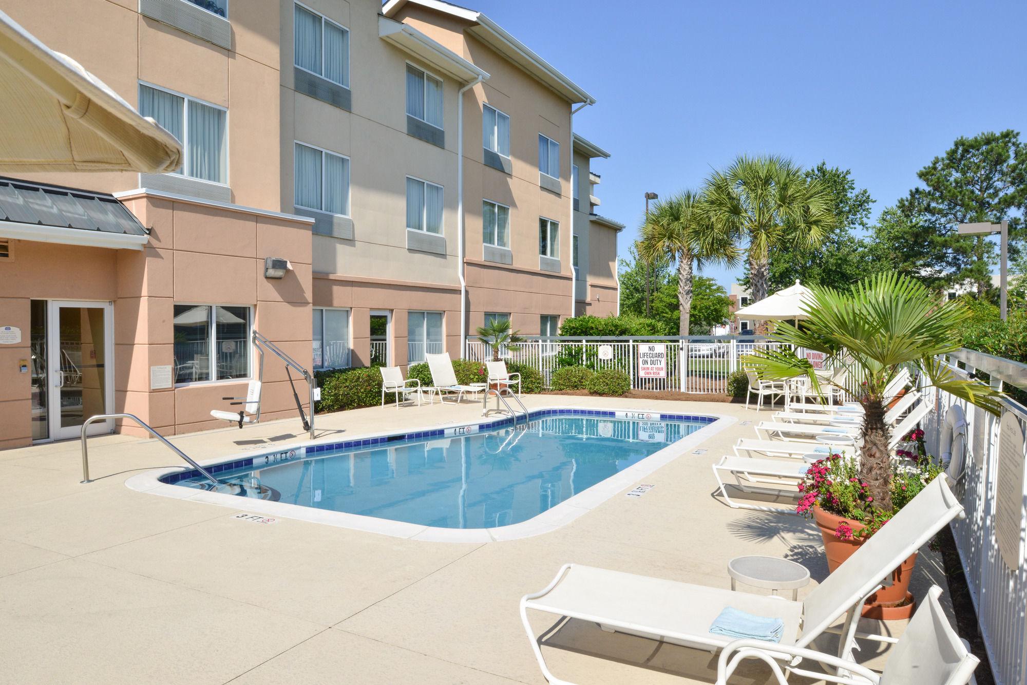 Fairfield Inn And Suites Charleston North/University Area Север Чарлстон Экстерьер фото
