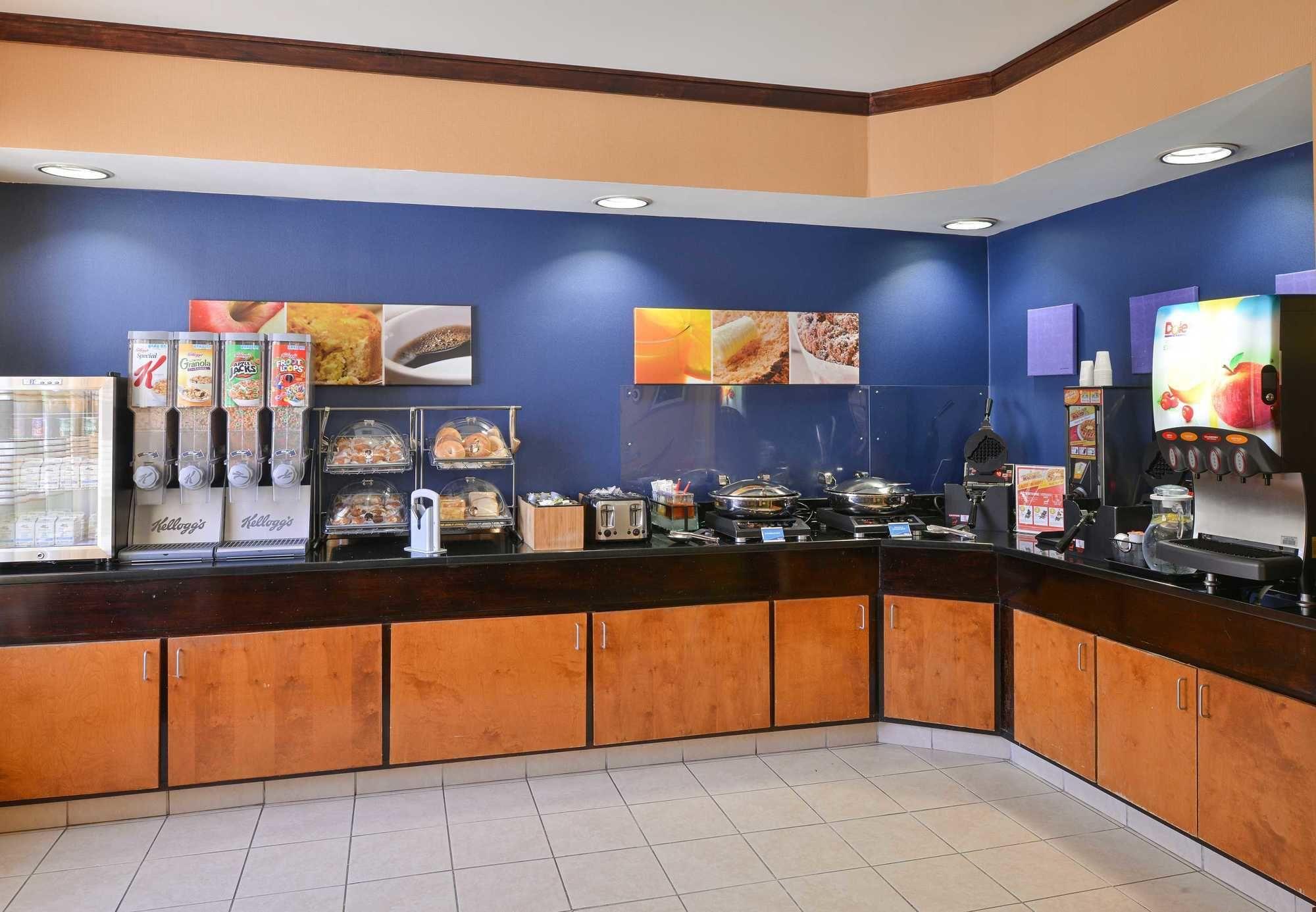 Fairfield Inn And Suites Charleston North/University Area Север Чарлстон Экстерьер фото