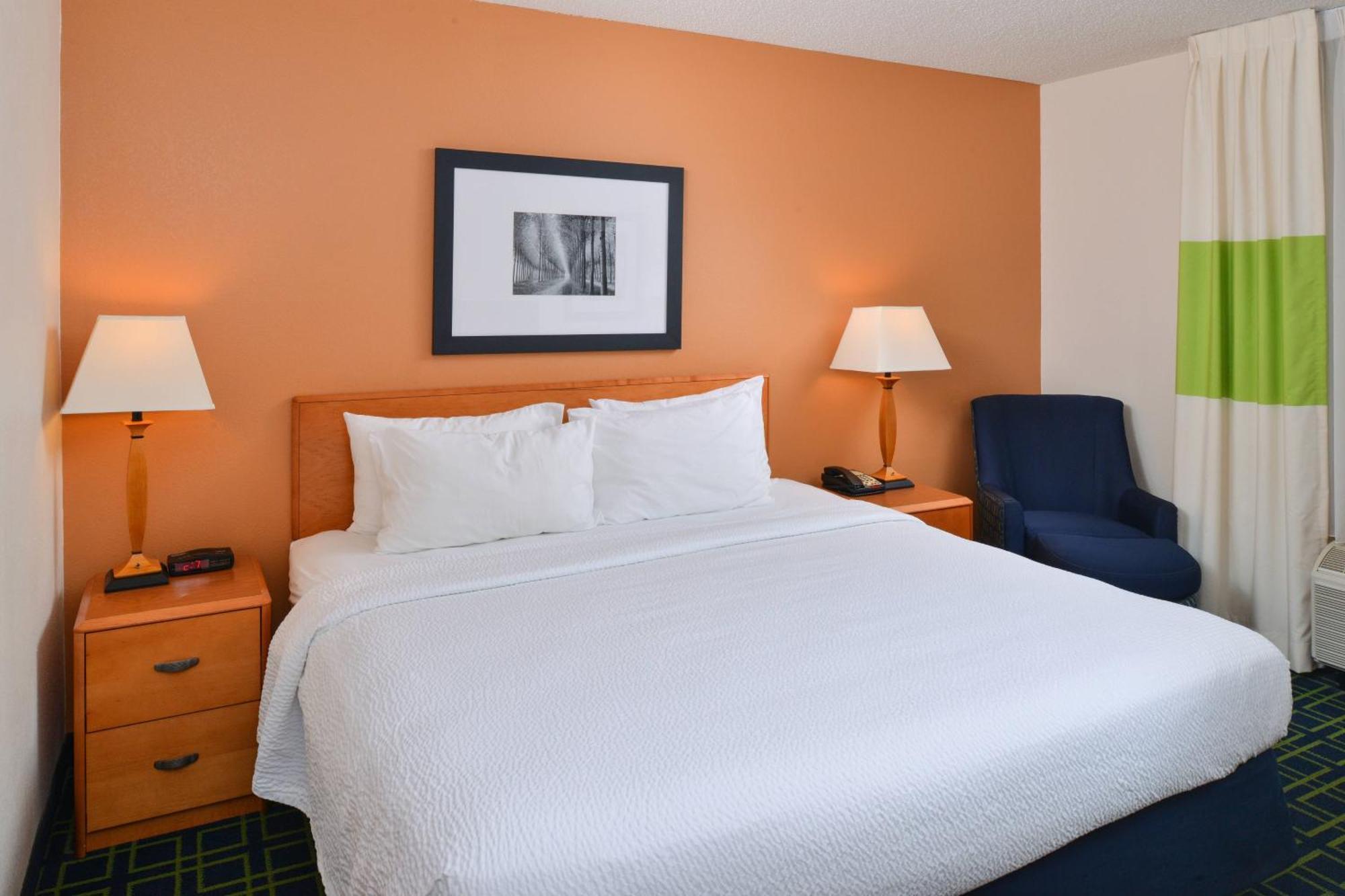 Fairfield Inn And Suites Charleston North/University Area Север Чарлстон Экстерьер фото