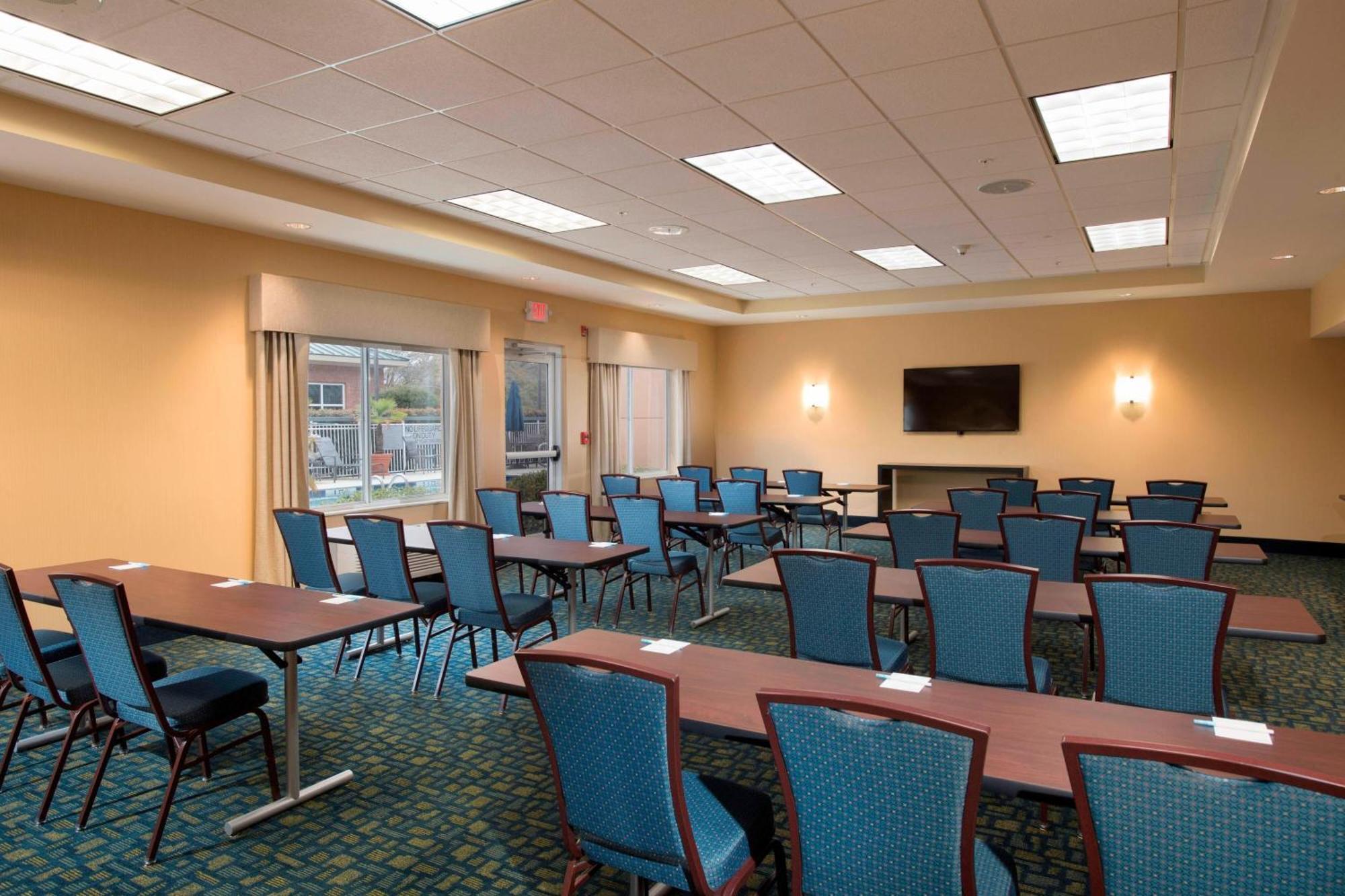 Fairfield Inn And Suites Charleston North/University Area Север Чарлстон Экстерьер фото