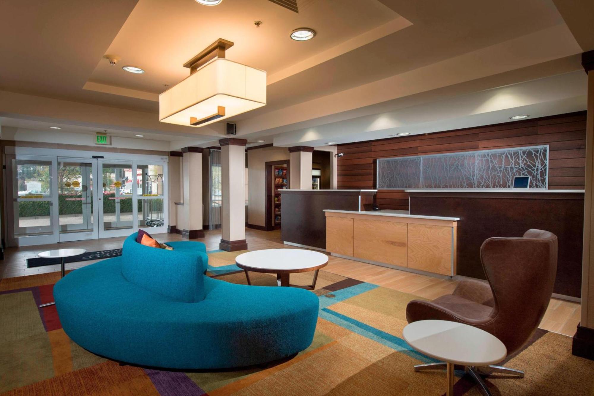 Fairfield Inn And Suites Charleston North/University Area Север Чарлстон Экстерьер фото