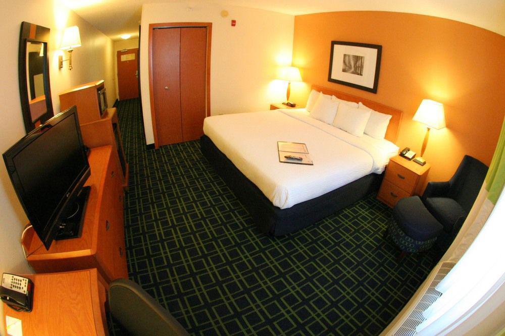 Fairfield Inn And Suites Charleston North/University Area Север Чарлстон Экстерьер фото