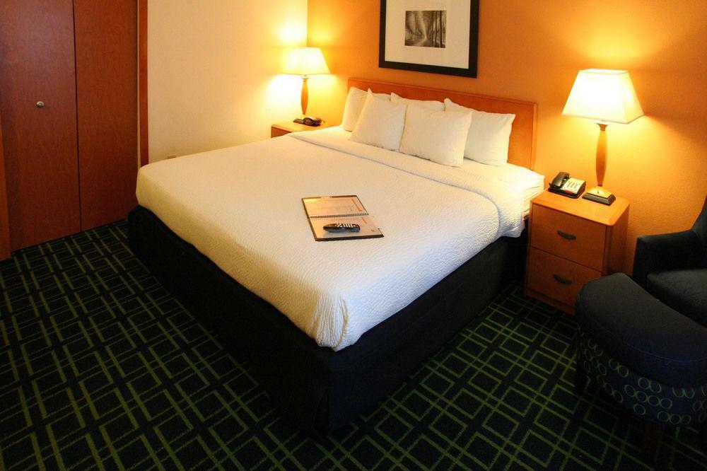Fairfield Inn And Suites Charleston North/University Area Север Чарлстон Экстерьер фото