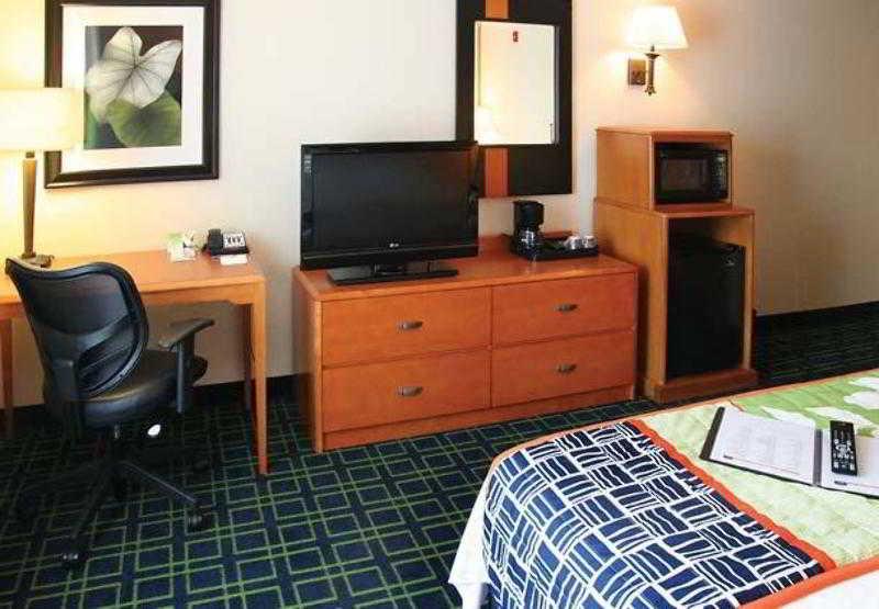Fairfield Inn And Suites Charleston North/University Area Север Чарлстон Номер фото