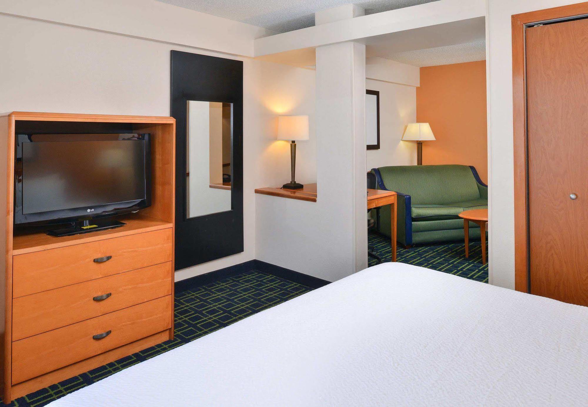 Fairfield Inn And Suites Charleston North/University Area Север Чарлстон Экстерьер фото
