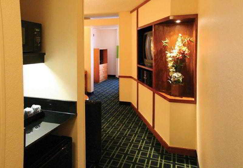 Fairfield Inn And Suites Charleston North/University Area Север Чарлстон Экстерьер фото